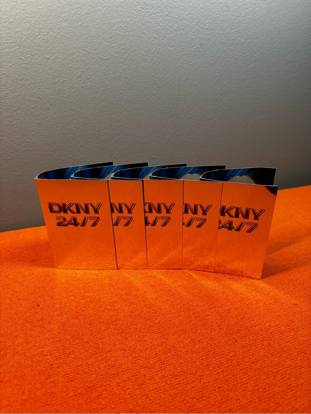 DKNY 24/7